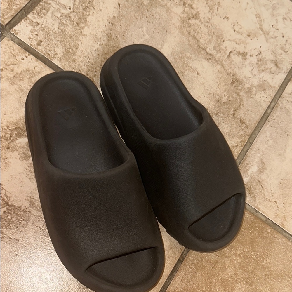 Black Yeezy Slides